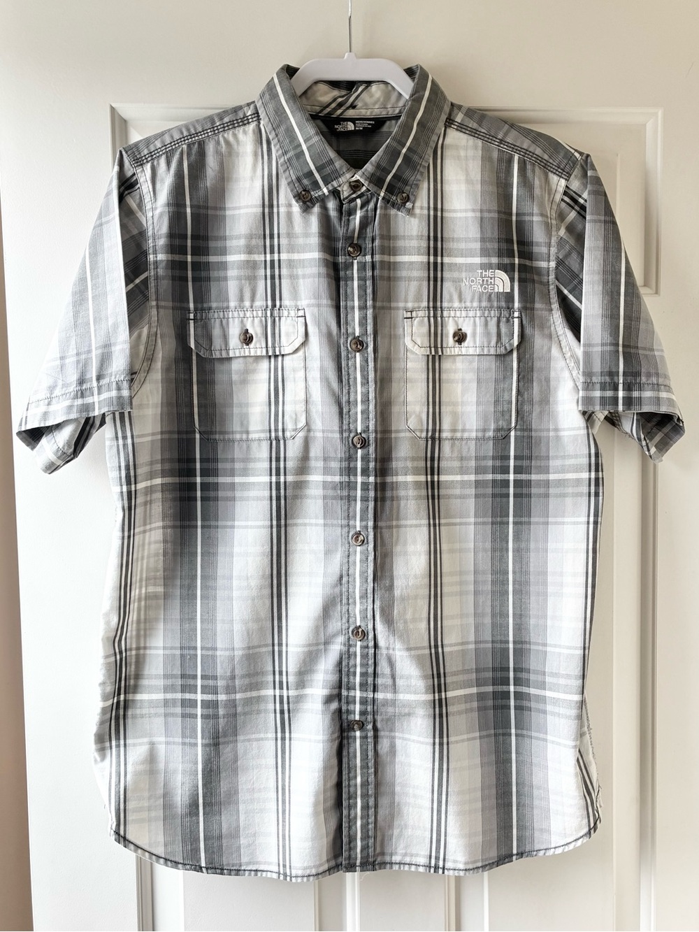 The North Face Men's Button-Up Shirt Short Sleeve Plaid Gray & White Size M